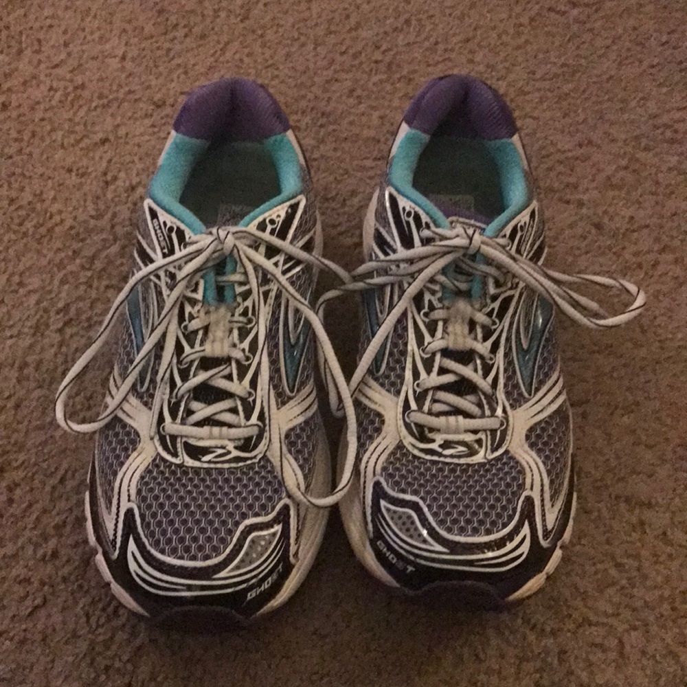 Brooks (Ghost) Tennis Shoes